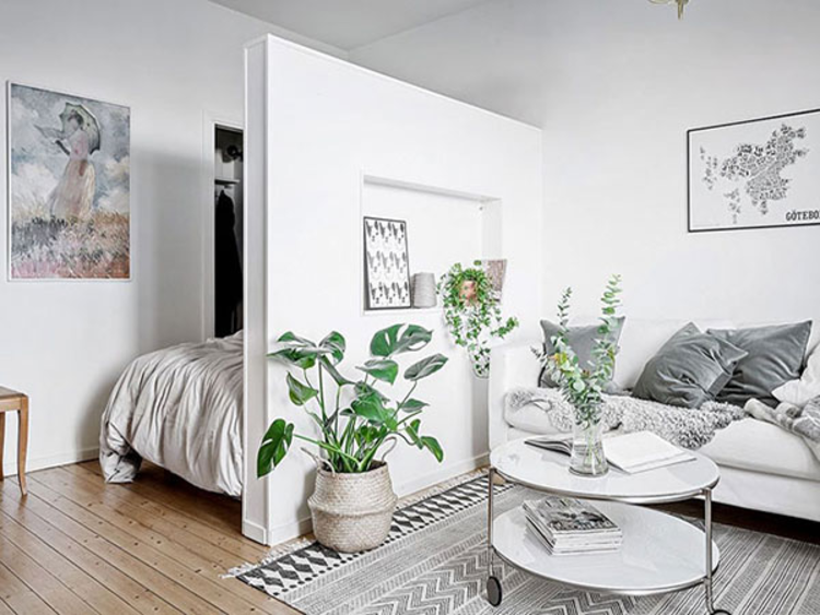 Mẫu vách ngăn phòng ngủ và phòng khách gam màu trắng tinh tế, sang trọng
